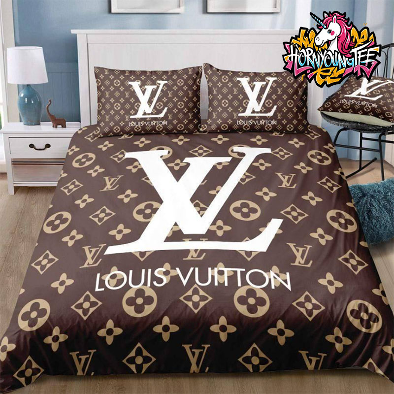 Brown Louis Vuitton Bedding Large Logo Collection Comforter Bedding Sets Brown Louis Vuitton Bedding Large Logo Collection Comforter Bedding Sets