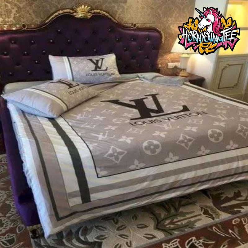 Louis Vuitton Black Logo LV Grey Color And Stripes King Comforter Bedding Sets Louis Vuitton Black Logo LV Grey Color And Stripes King Comforter Bedding Sets